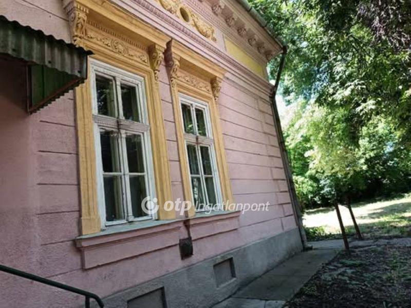 Eladó házrész Túrkeve