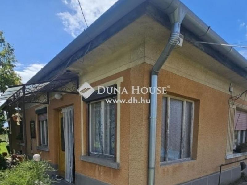 Eladó családi ház Káva