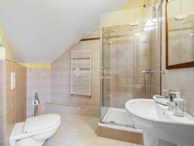 Eladó családi ház Budapest