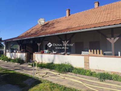 Eladó családi ház Ócsa