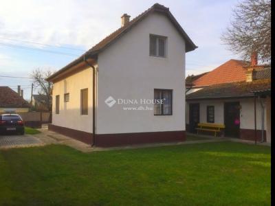 Eladó családi ház Budapest