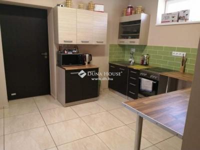 Eladó családi ház Vecsés