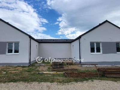 Eladó ikerház Győrszemere