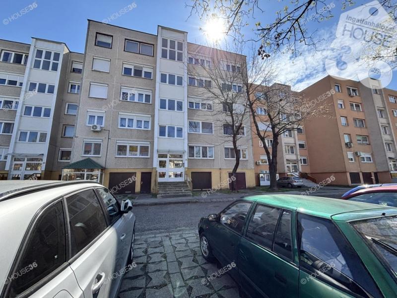 Eladó lakás Kecskemét