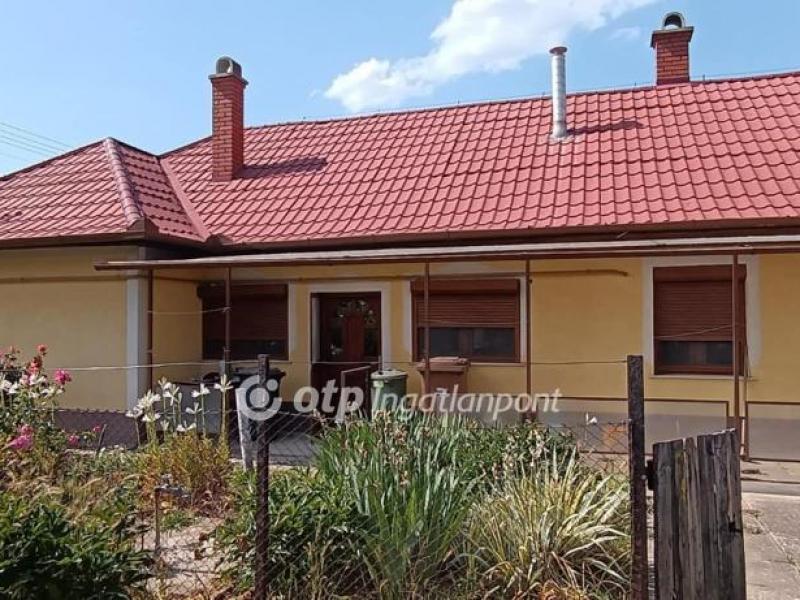 Eladó családi ház Békés