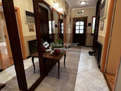 Eladó családi ház Budapest
