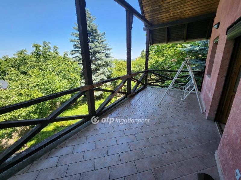 Eladó családi ház Pomáz