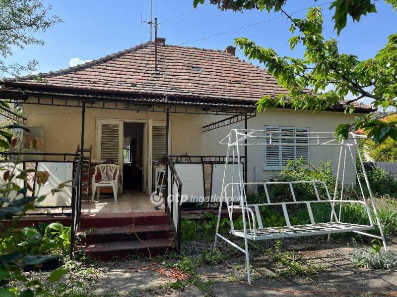 Eladó családi ház Balatonalmádi