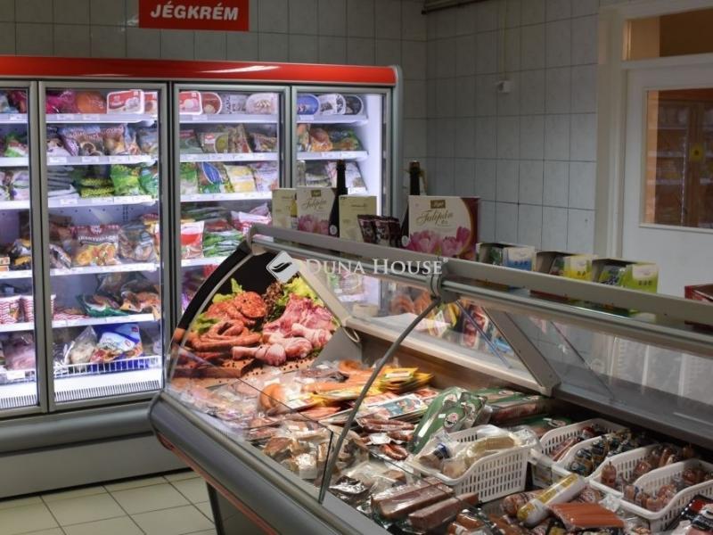 Eladó utcai bejáratú üzlethelység Murakeresztúr