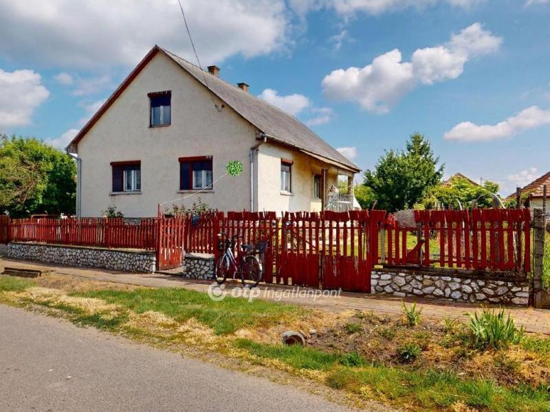 Eladó családi ház Aszaló