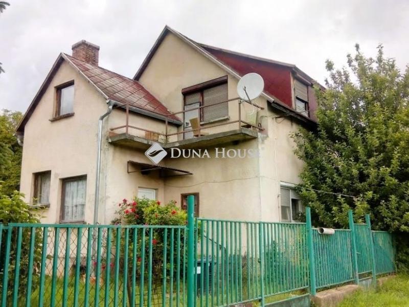 Eladó családi ház Bajna