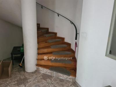 Eladó családi ház Diósd