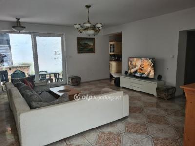 Eladó családi ház Diósd