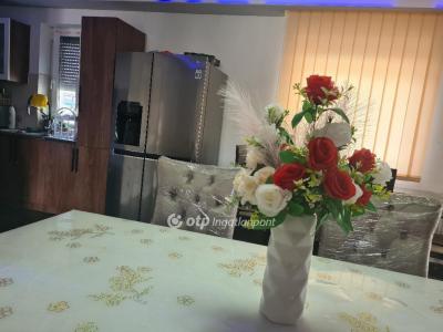 Eladó családi ház Érd