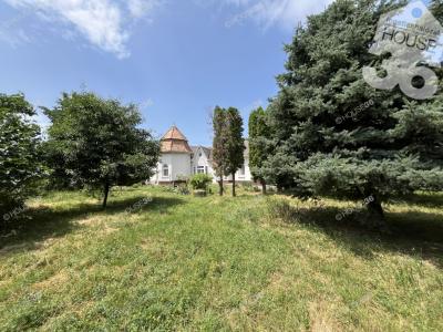 Eladó kastély Solt