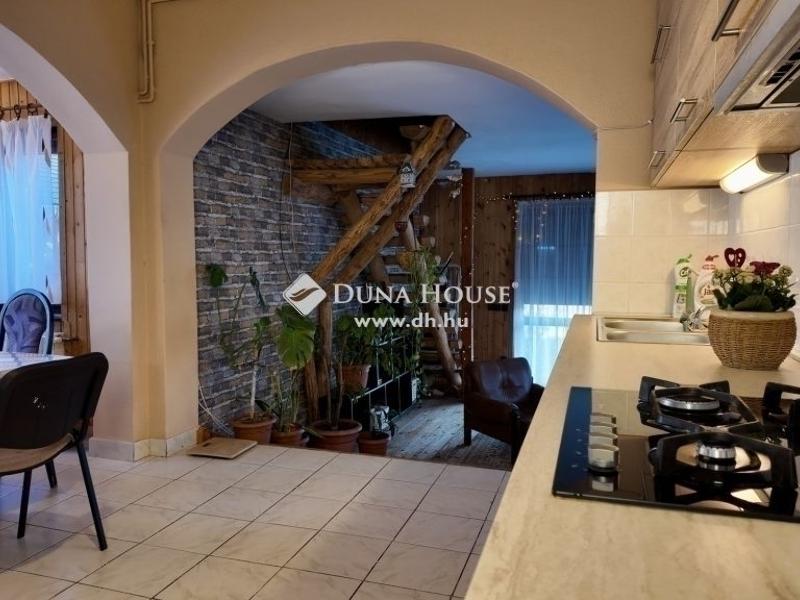 Eladó családi ház Budapest