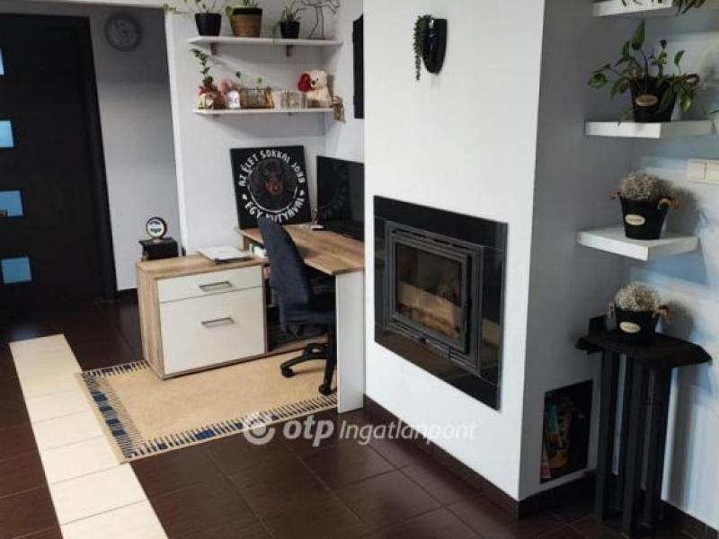 Eladó lakás Mikepércs