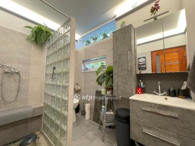 Eladó családi ház Siófok