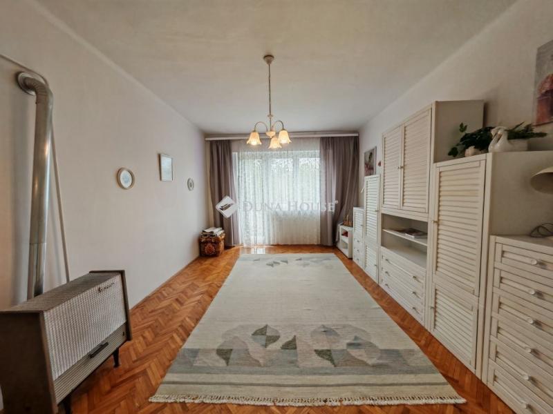 Eladó lakás Szolnok