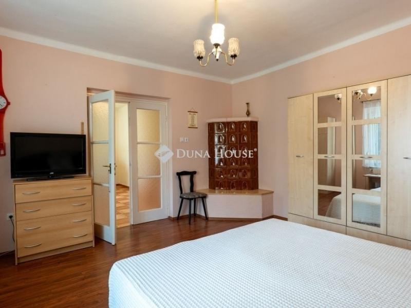 Eladó családi ház Pécs