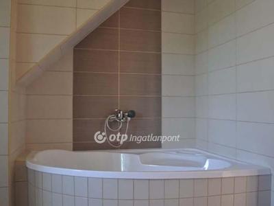 Eladó családi ház Gárdony