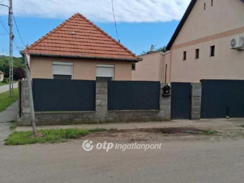 Eladó családi ház Hatvan