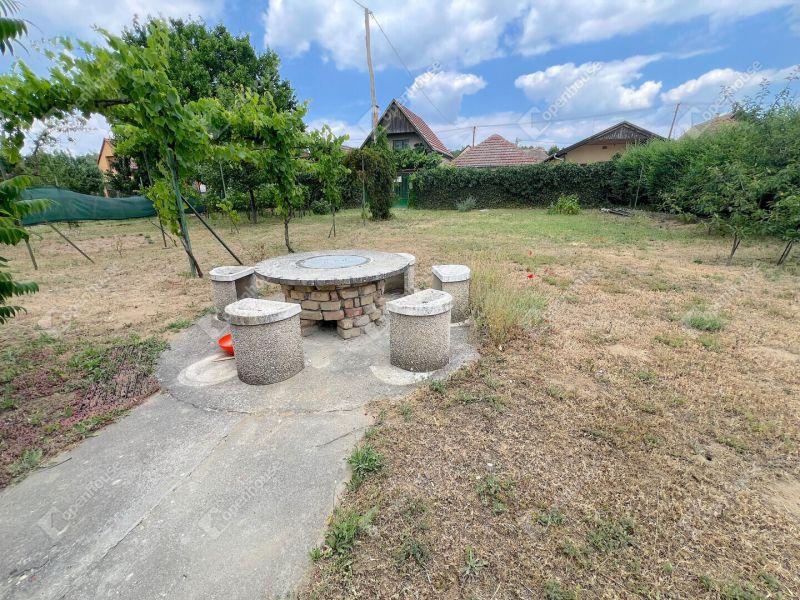 Eladó nyaraló Monor