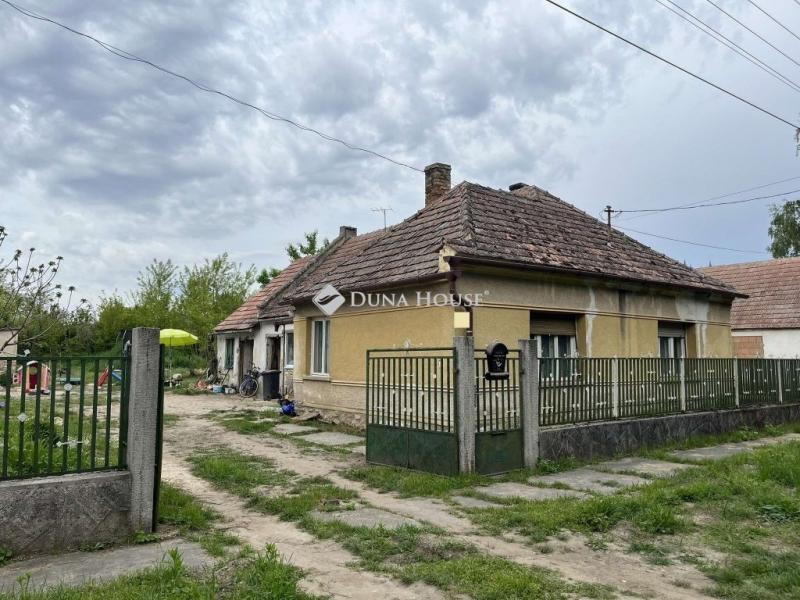 Eladó családi ház Lovászpatona