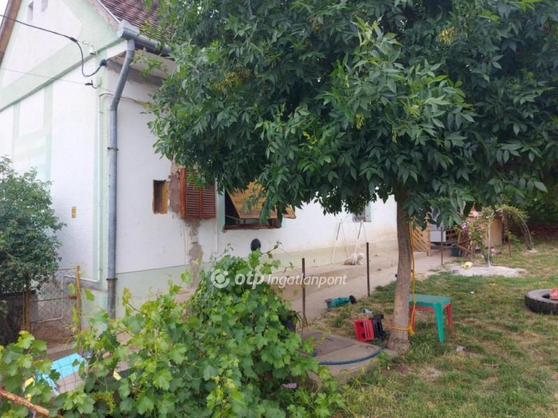 Eladó családi ház Kiskassa