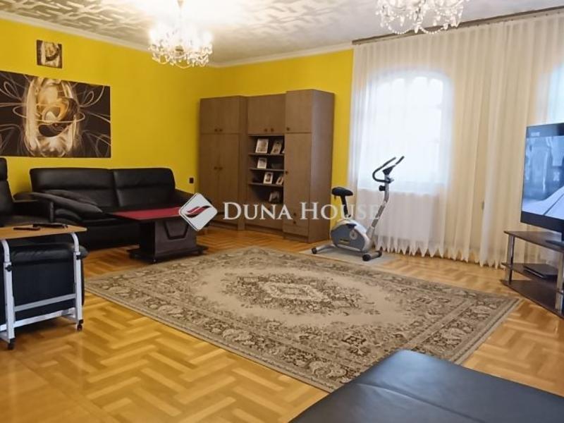 Eladó családi ház Budaörs