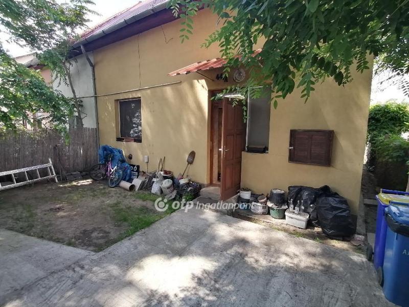 Eladó házrész Debrecen
