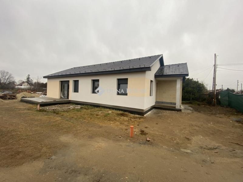 Eladó családi ház Dabas