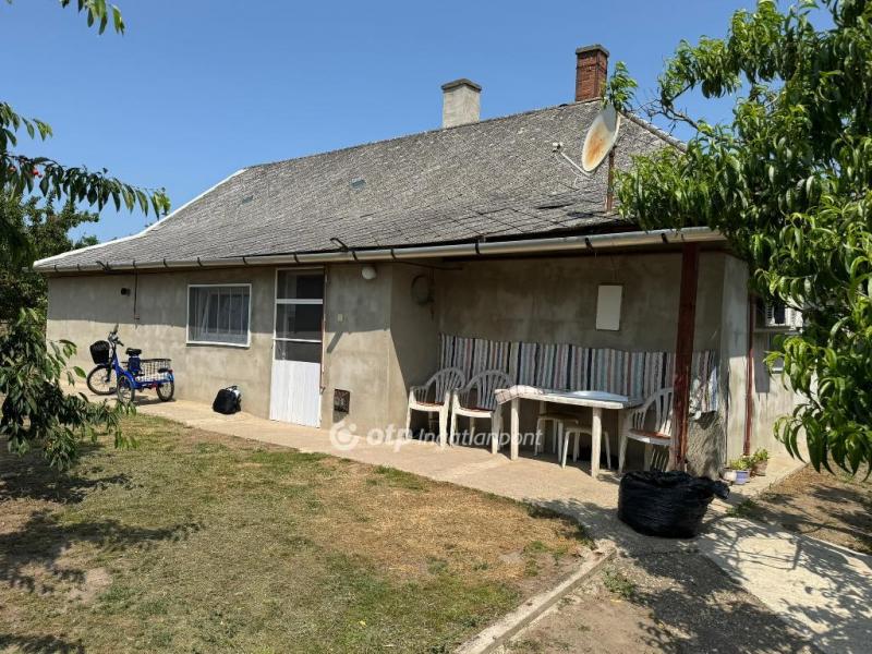 Eladó családi ház Egyek