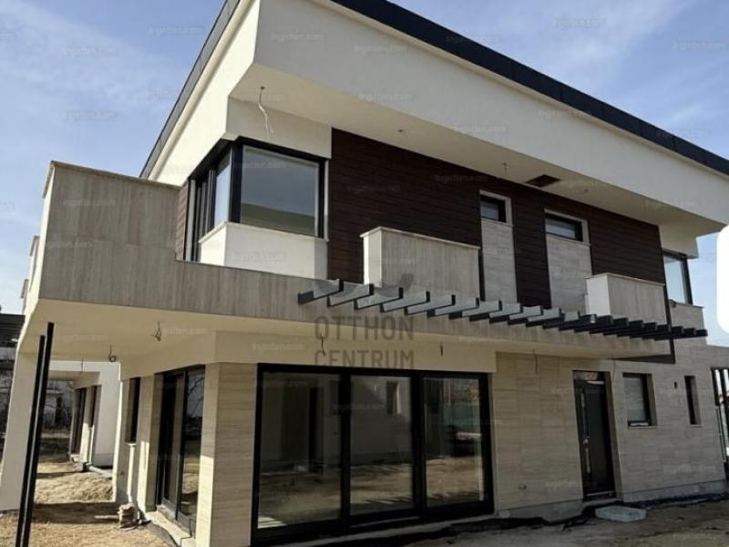 Eladó családi ház Siófok