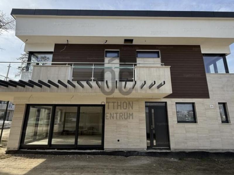 Eladó családi ház Siófok