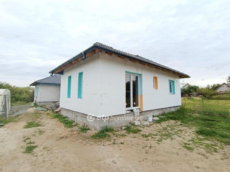 Eladó ikerház Ercsi