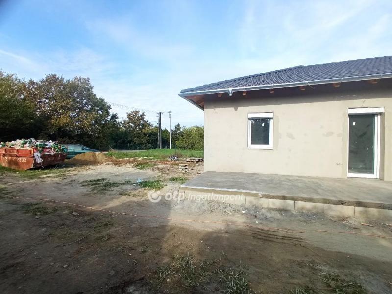 Eladó ikerház Adony