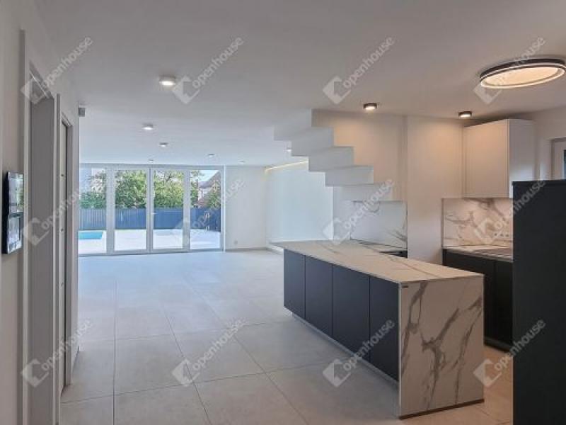 Eladó családi ház Alsóörs