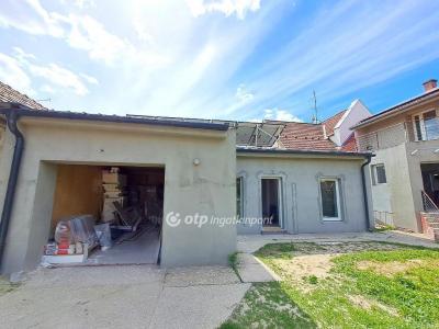 Eladó családi ház Kecskemét