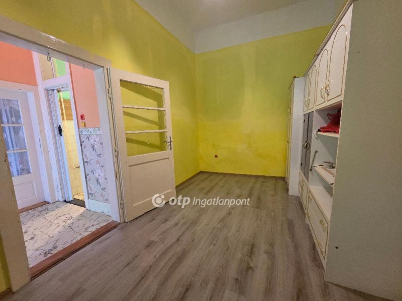 Eladó lakás Mezőhegyes