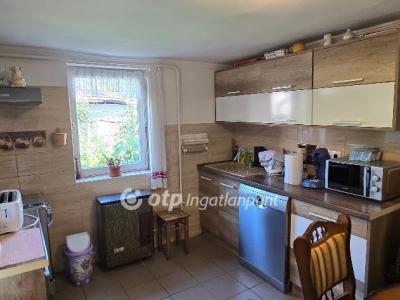 Eladó családi ház Debrecen