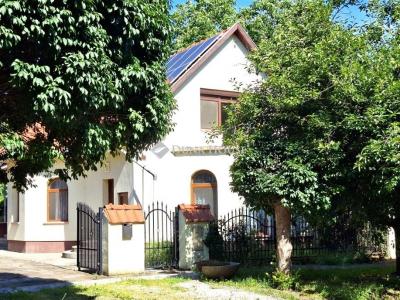 Eladó családi ház Sarkad