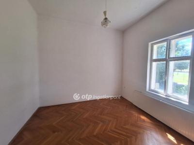 Eladó lakás Mezőhegyes