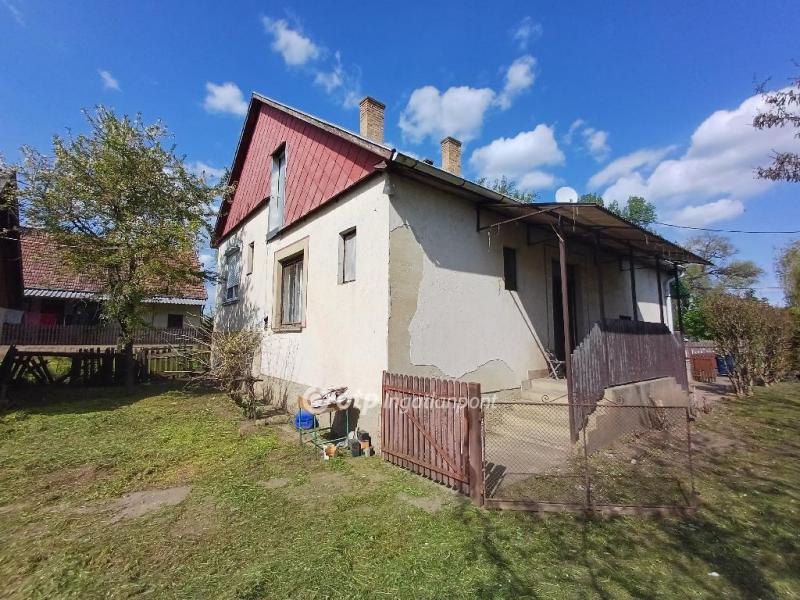 Eladó családi ház Tiszadada