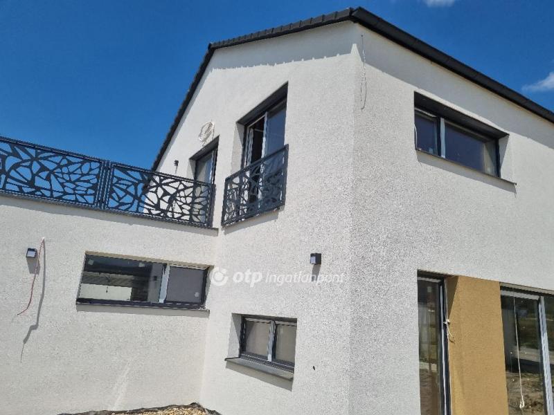 Eladó ikerház Budajenő