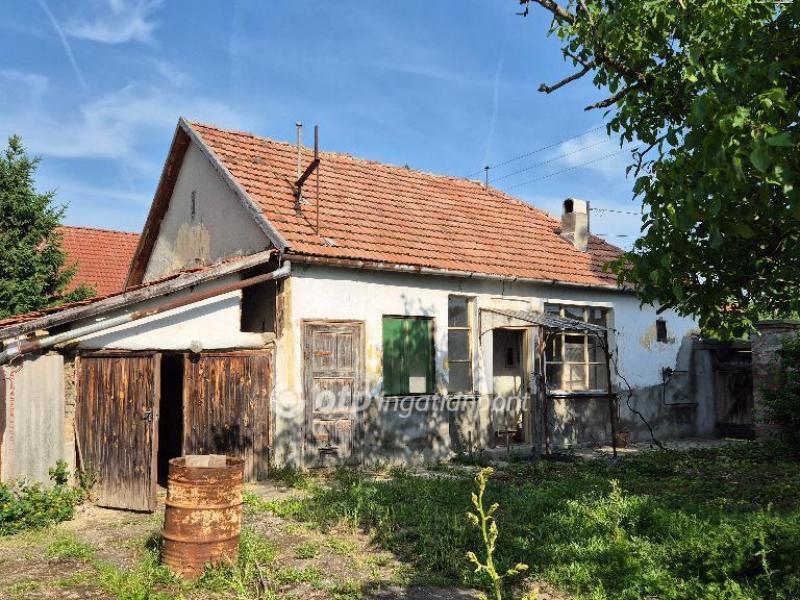 Eladó családi ház Gyula