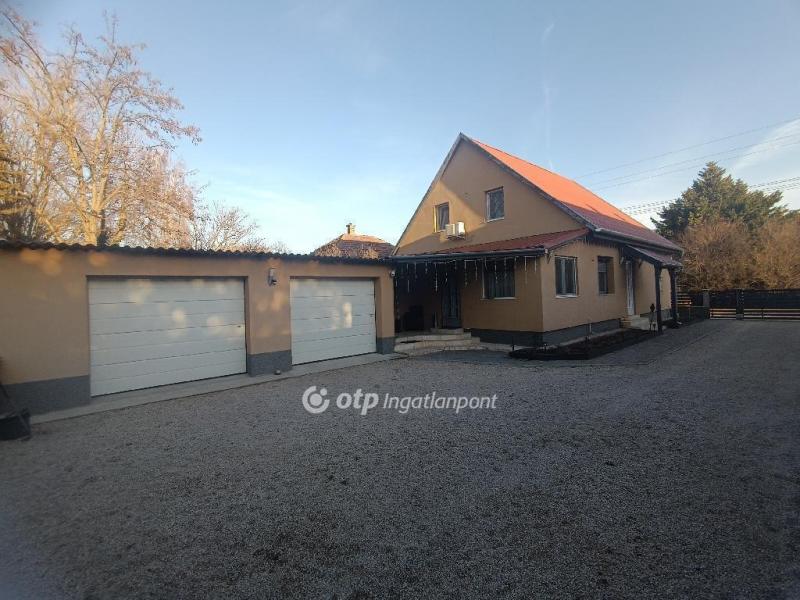 Eladó családi ház Ráckeresztúr