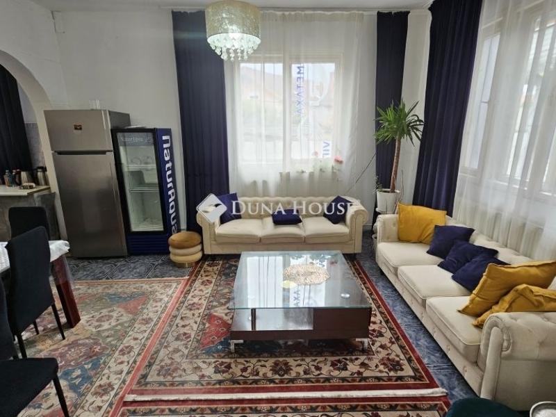 Eladó családi ház Budapest