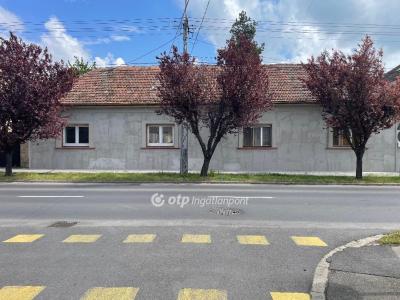 Eladó házrész Cegléd