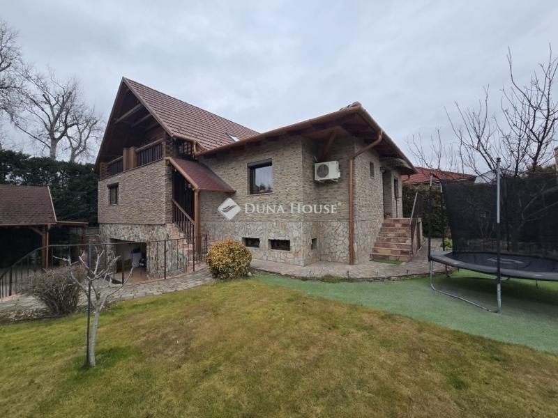 Eladó családi ház Szigetszentmiklós